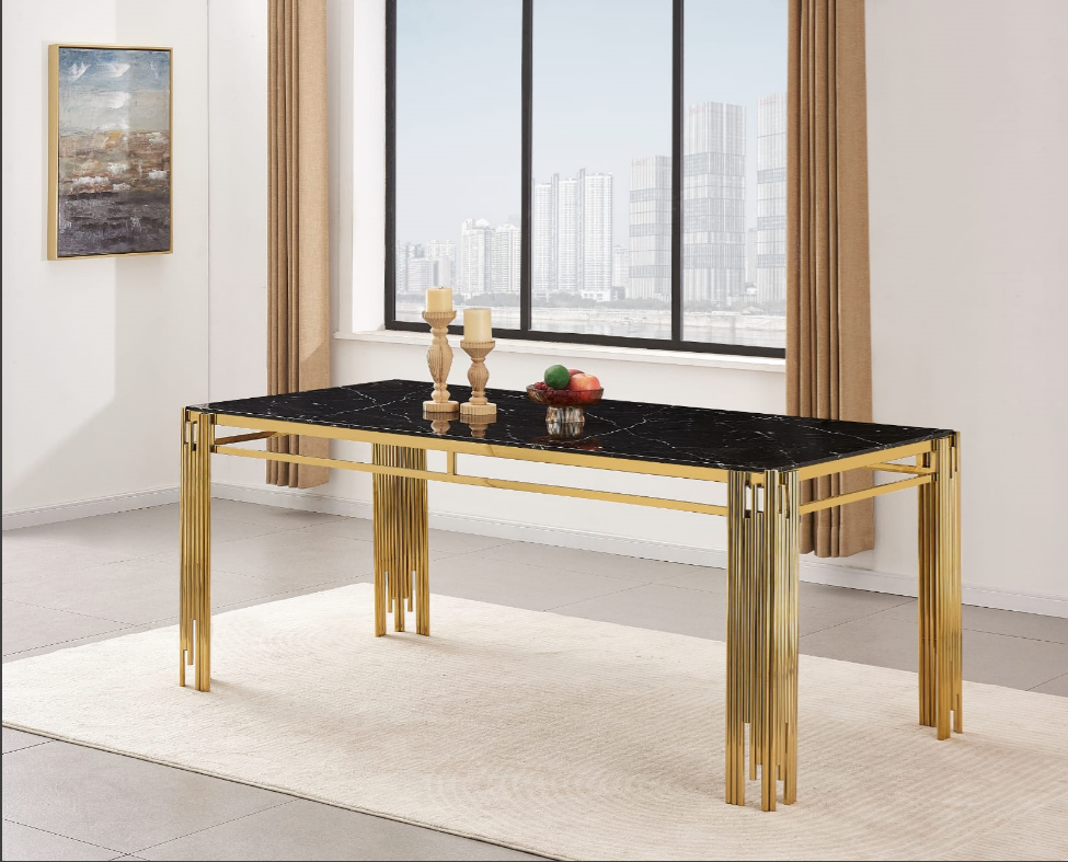 Table à Manger plateau marbre couleur noir pieds dorée en acier